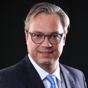 Foto de Dr. Alexandre Silveira